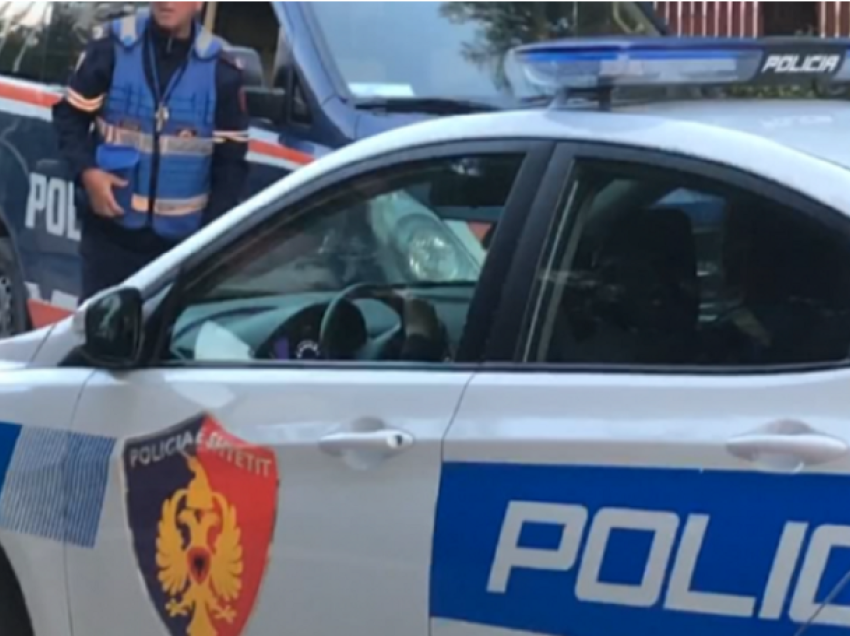 I shpallur në kërkim për transportimin e 5 emigrantëve të paligjshëm, arrestohet 20-vjeçari në Gjirokastër