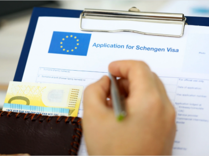 Qytetarët e Kosovës po falsifkojnë dokumente gjatë aplikimit për viza