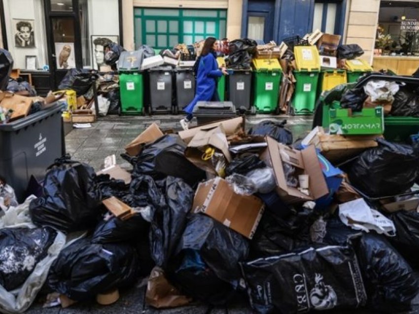 Parisi ‘pushtohet’ nga mbeturinat dhe minjtë