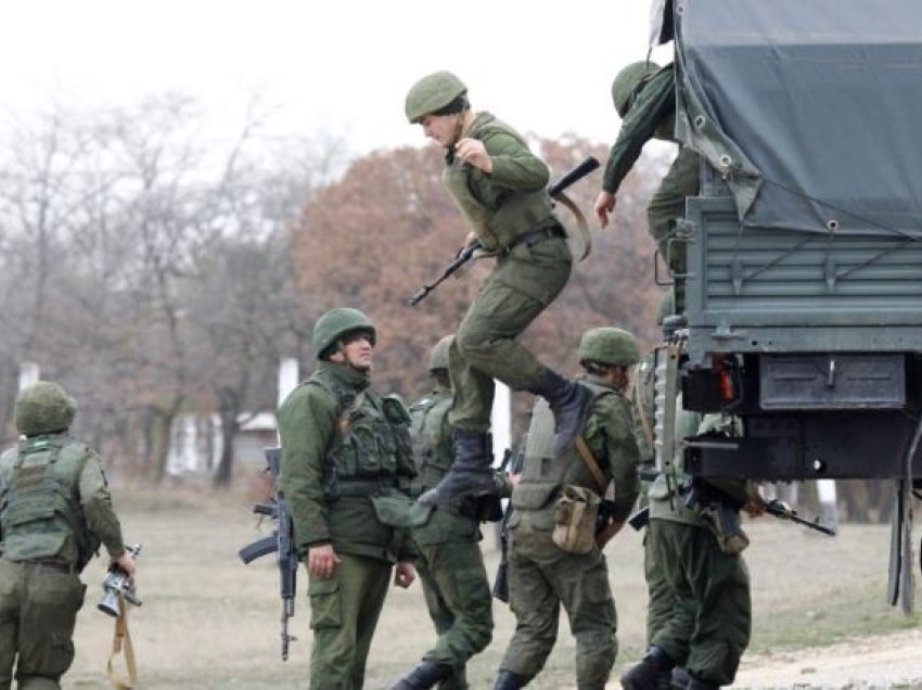 Ukraina thotë se trupat ruse po afrohen valë-valë në lindje