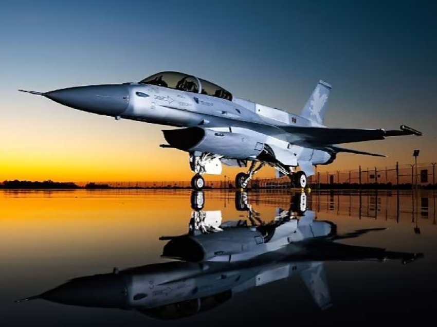 Gjermania po shqyrton opsionet për trajnimin e ukrainasve me avionë F-16