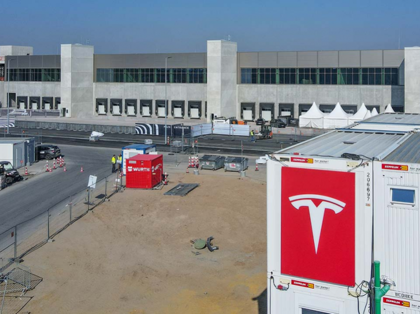 Musk: Tesla mund të zgjedhë vendndodhjen për një fabrikë të re këtë vit
