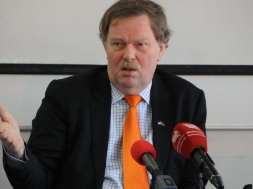 Diplomati holandez: BE ka dështuar si ndërmjetës