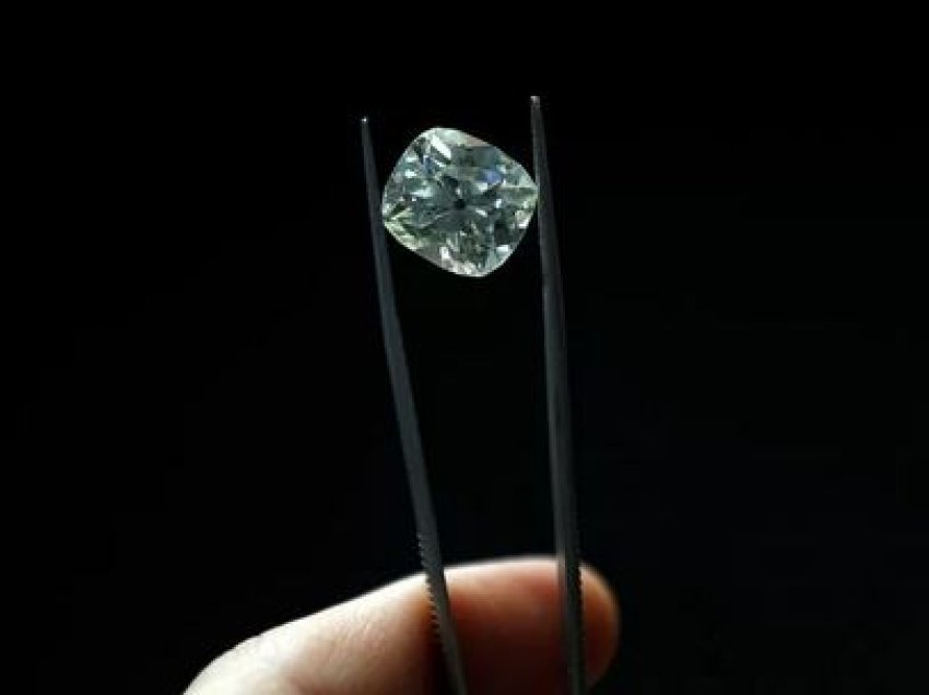 Diamantet ruse do të ndalohen nën sanksionet e reja të BE-së