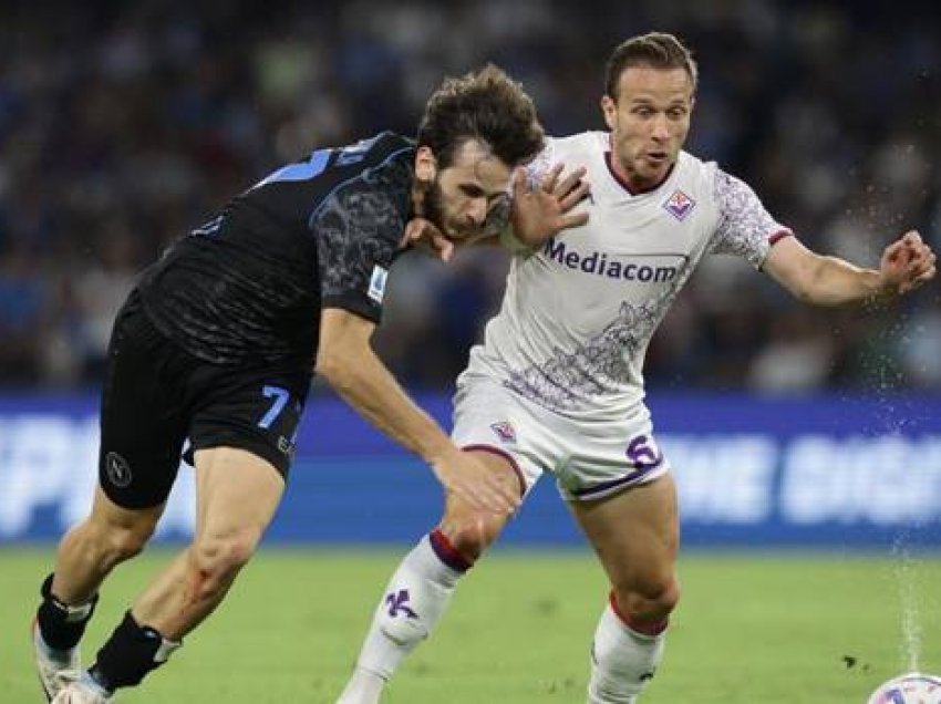 Fiorentina i jep goditje të rëndë Napolit në “Diego Armando Maradona”