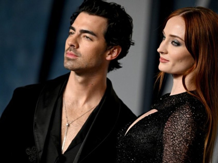 Joe Jonas dhe Sophie Turner arrijnë marrëveshje të re të përkohshme kujdestarie për fëmijët