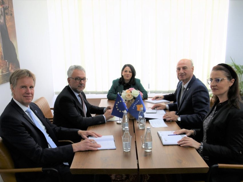 Kryesuesi i Këshillit Prokurorial takohet me shefin e ri të EULEX-it