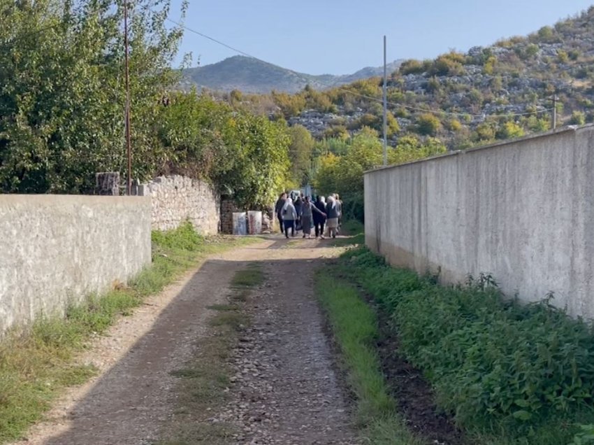 Vrau fqinjin me sëpatë, arrestohet autori në Postribë