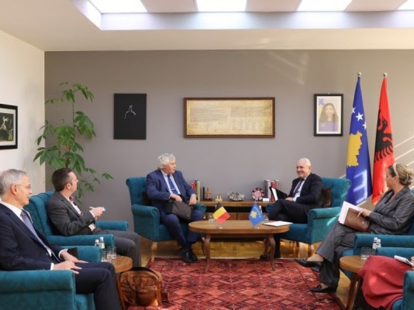 Sveçla: Kosova është e angazhuar maksimalisht në luftimin e migrimit të parregullt