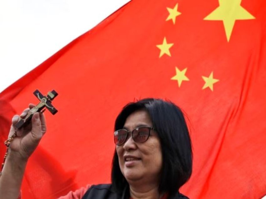 Kina u vendos kufizime të reja grupeve fetare