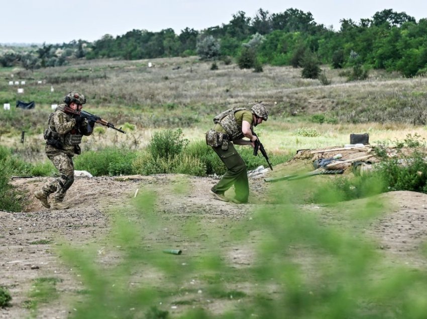 ISW: Forcat ukrainase përparojnë ndërsa komentuesit rusë ankohen për furnizime të pakta