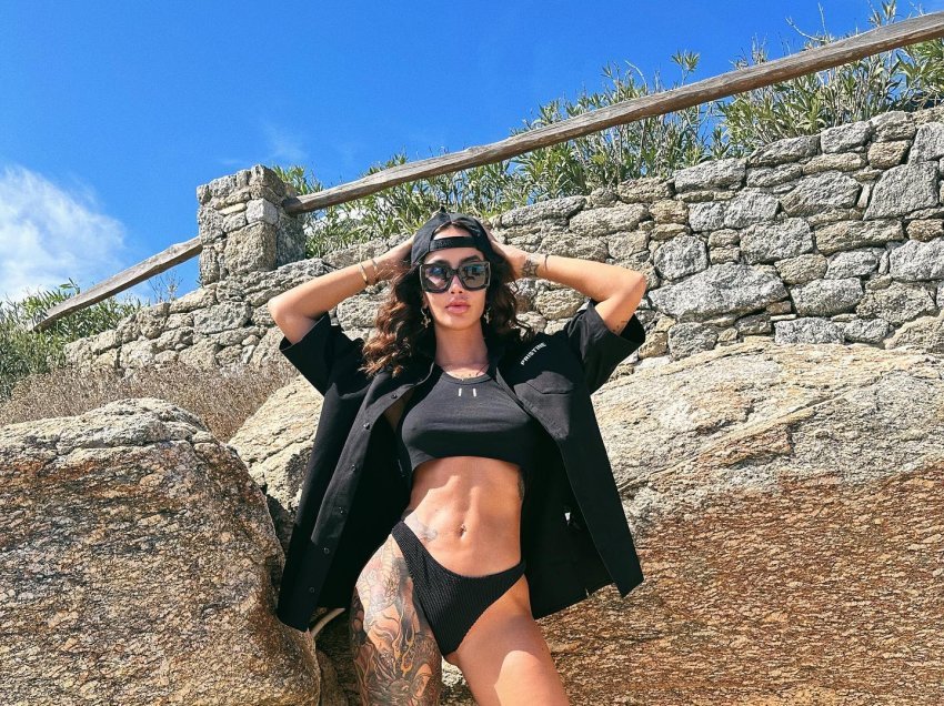 Dafina Zeqiri ekspozon tatuazhet e shumta në fotografitë e reja nga pushimet në Greqi