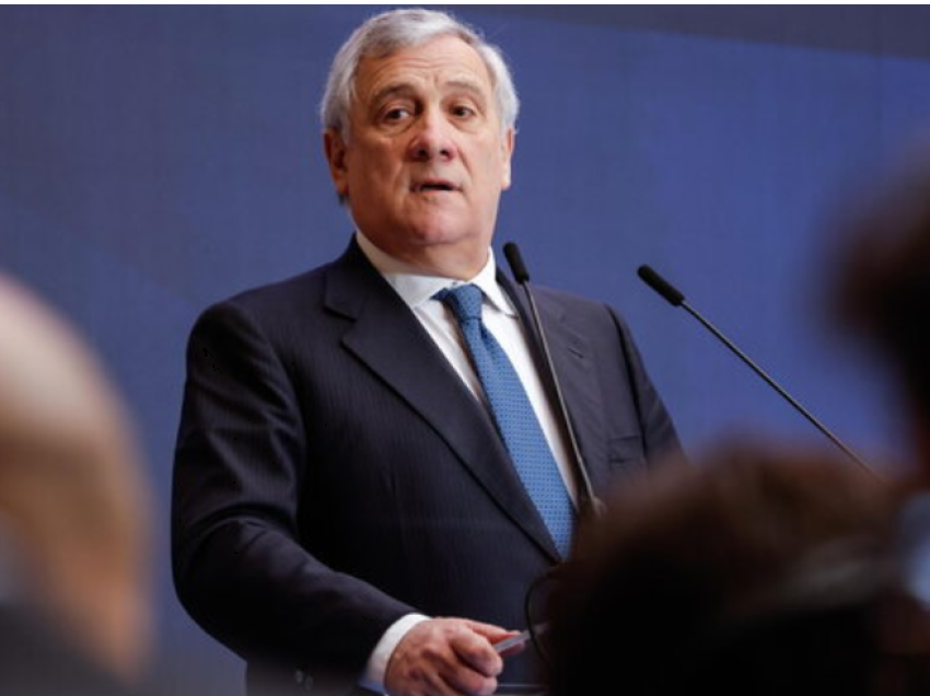 Tajani: Italia ka nevojë për ndërhyrjen e BE-së për të trajtuar fluksin e emigrantëve