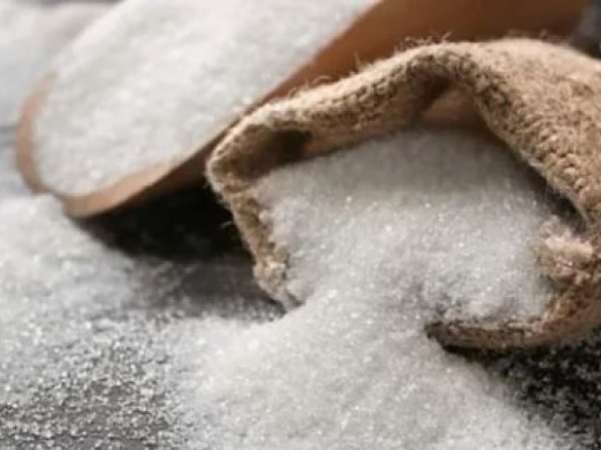 Pse sheqeri ju dëmton lëkurën?