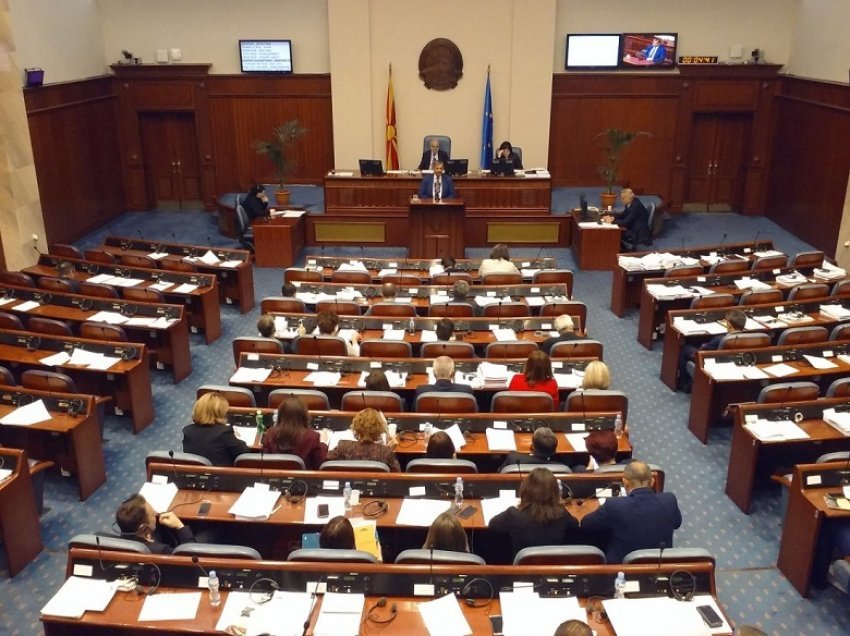 Kuvendi i RMV-së miratoi ligjet për tatimin e solidaritetit, të vlerës së shtuar dhe të tatimit të fitimit