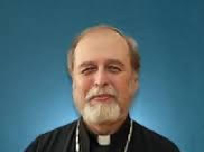 Ndërron jetë At Arthur Liolini, kancelari i Kishës Ortodokse Shqiptare në SHBA