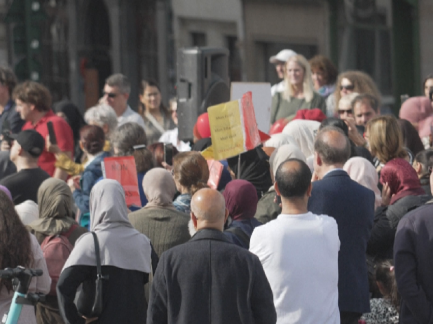 Qindra protestojnë në Bruksel kundër edukimit seksual të fëmijëve në shkolla 