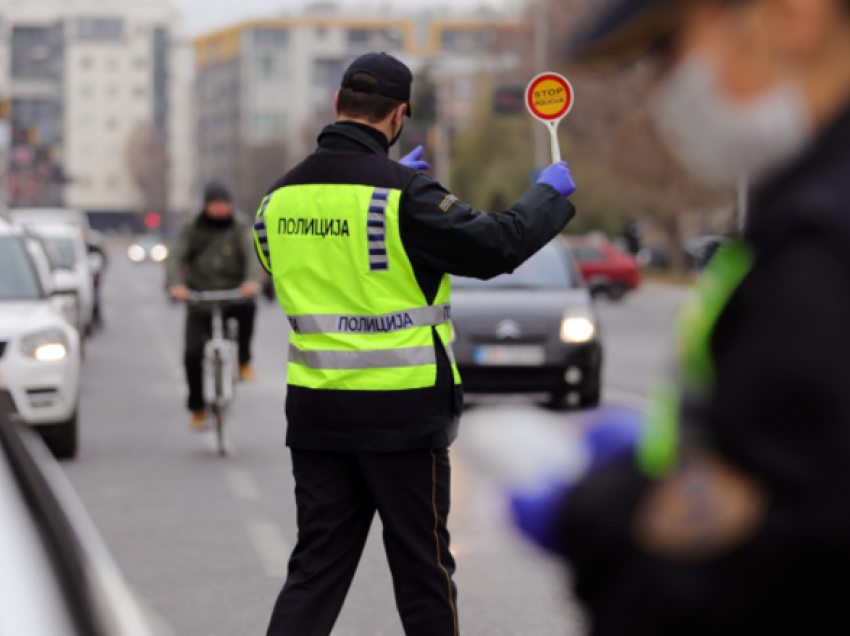 Shqiptohen 153 masa në Shkup, 14 për vozitje pa patentë shofer