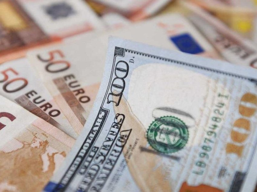 Bien euro dhe dollari, me sa tregtohen valutat e huaja në vend