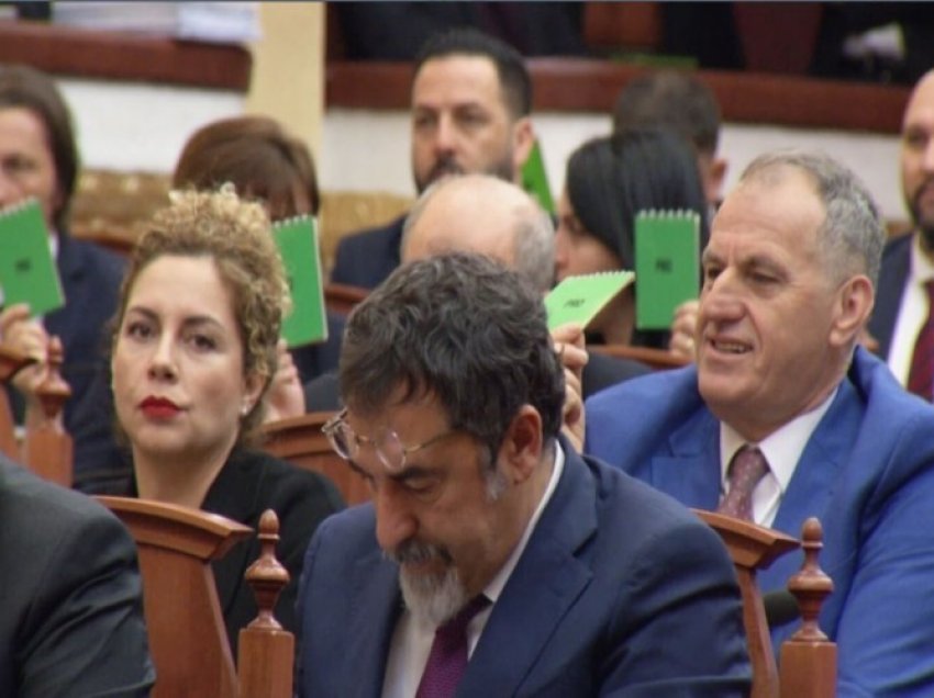 Migrantët, parlamenti shqiptar miraton marrëveshjen Rama-Meloni