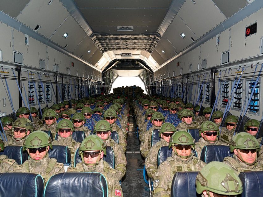Momenti kur kontigjenti me ushtarë turq mbërrin në Kosovë, KFOR-i publikon pamjet