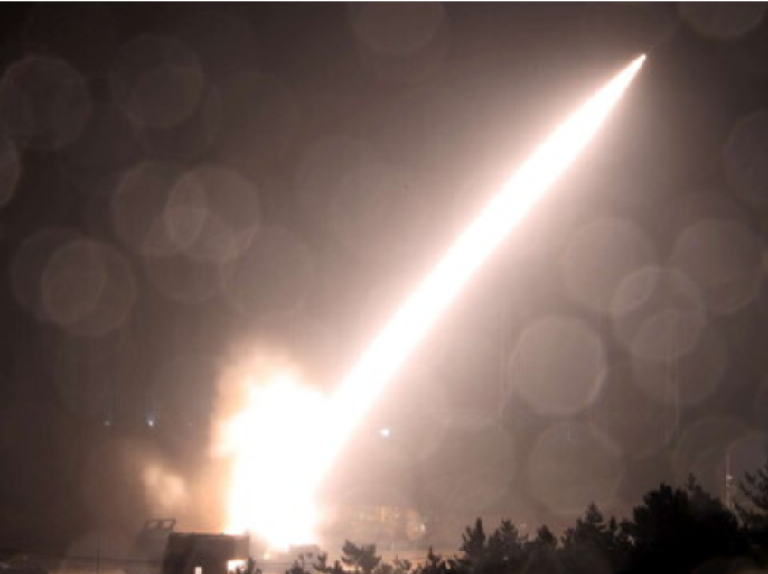 Seuli: Koreja e Veriut lëshoi ​​një raketë balistike pranë brigjeve lindore