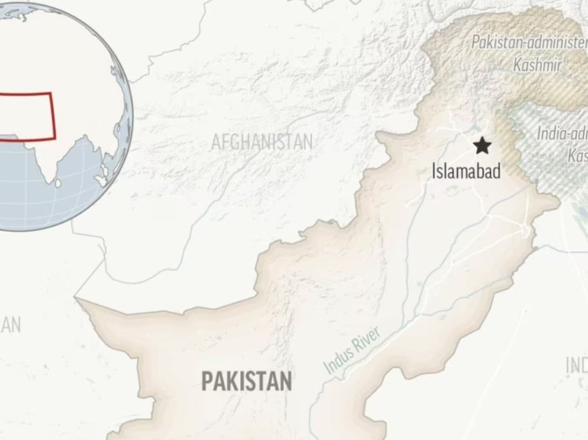 Irani sulmon bazat e një grupi militant në Pakistan