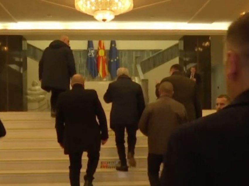 Xhaferi ka arritur në Kuvendin e Maqedonisë së Veriut për t’u emëruar kryeministër