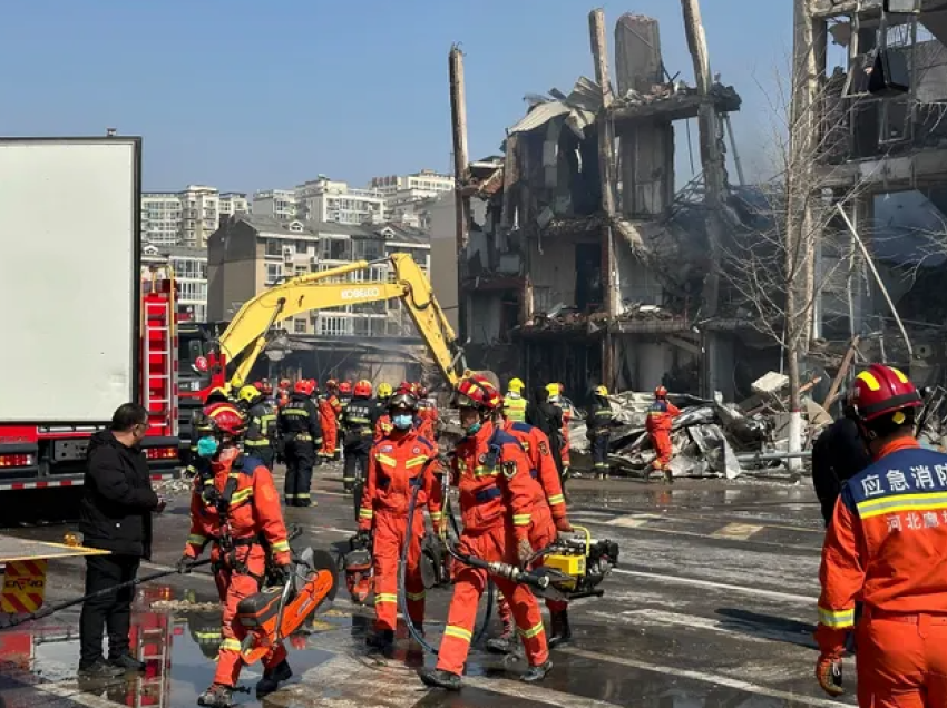 Shpërthim në një ndërtesë të Kinës, vdesin dy persona, plagosen 26