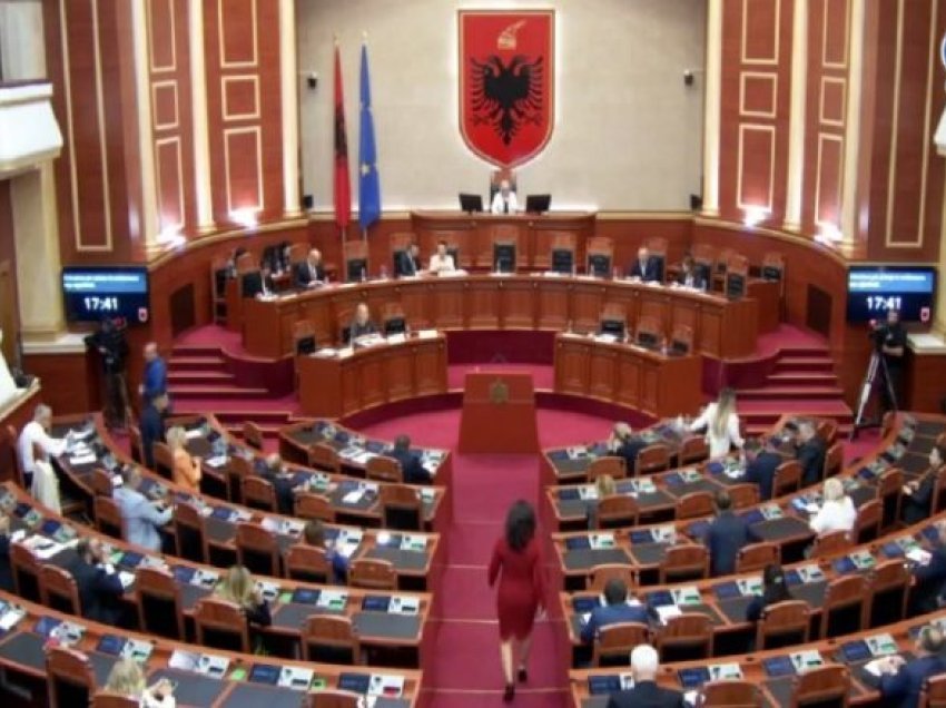 Kuvendi i Shqipërisë sot në seancë plenare, diskutohet ngritja e dy komisioneve hetimore