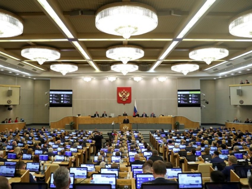Parlamenti rus kërkon hetim të “organizimit të sulmit terrorist nga Perëndimi”
