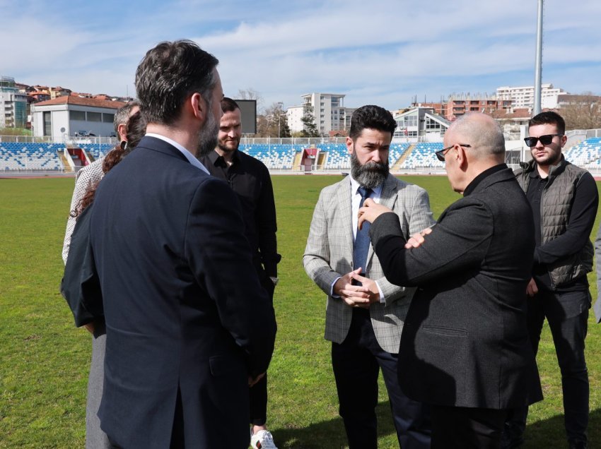 FIllojnë punimet për ndërrimin e fushës në stadiumin “Fadil Vokrri” 