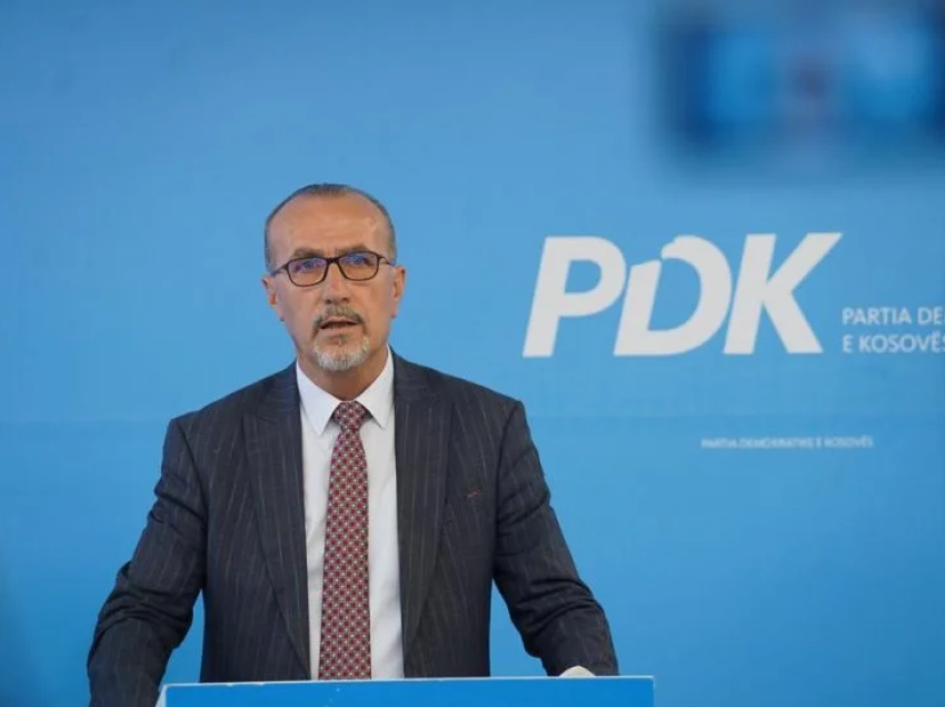 Bekim Haxhiu akuzon Qeverinë për korrupsion