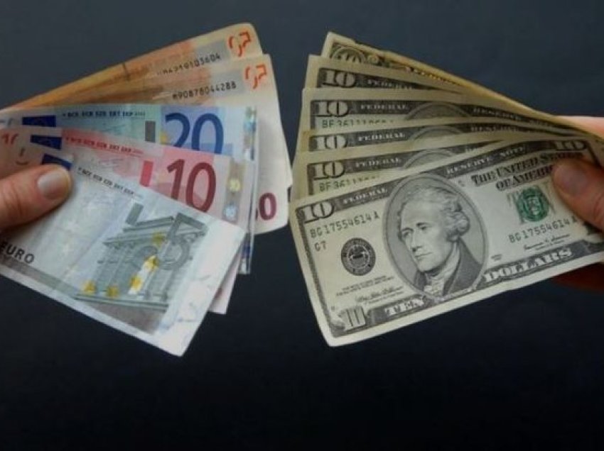 Këmbimi valutor për ditën e sotme/ Monedhat e huaja në “greminë”, ja çfarë po ndodh me euron dhe dollarin