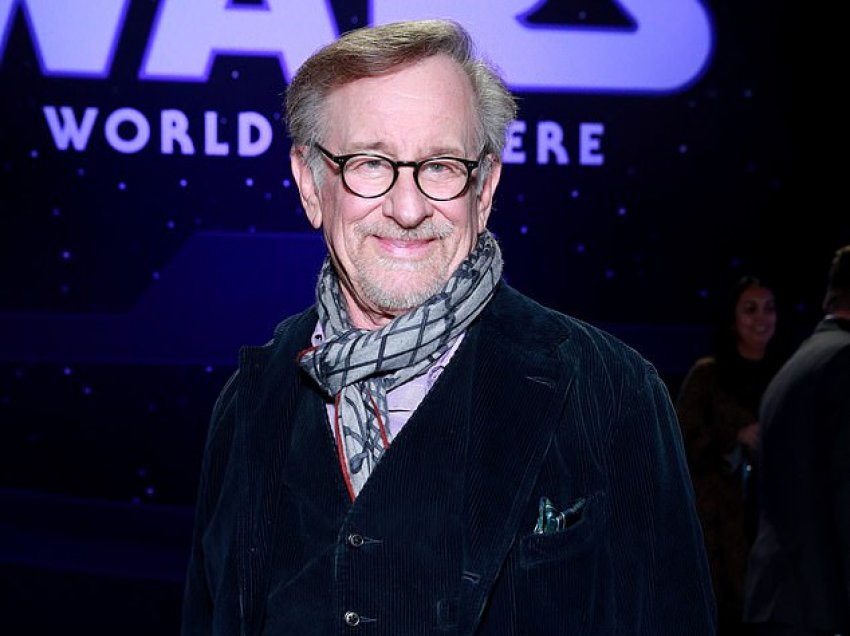 Regjisori Steven Spielberg kërcënohet me vrasje nga një grua