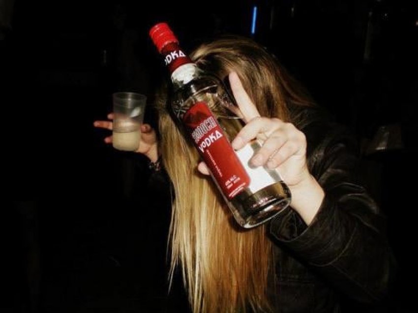 Pse femrat i zë më shpejtë alkooli?