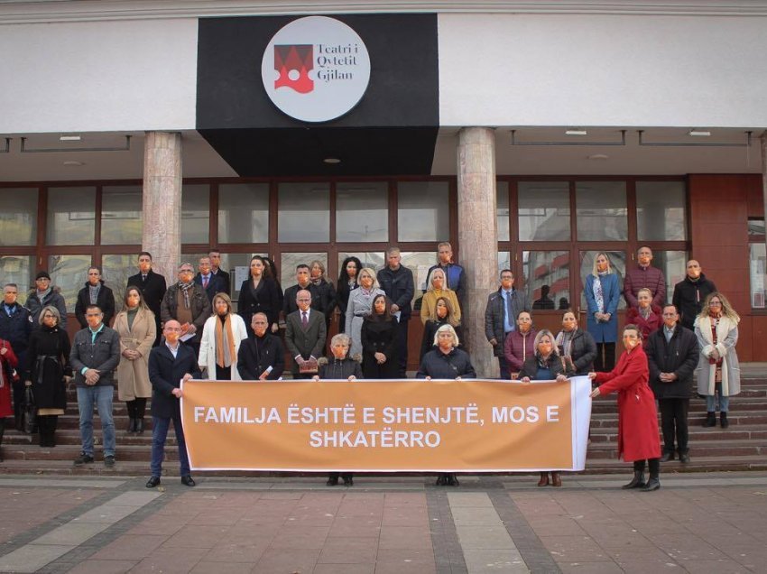 Në Gjilan vazhdon fushata vetëdijësuese kundër dhunës në familje me moton “Familja është e shenjtë, mos e shkatërro”​