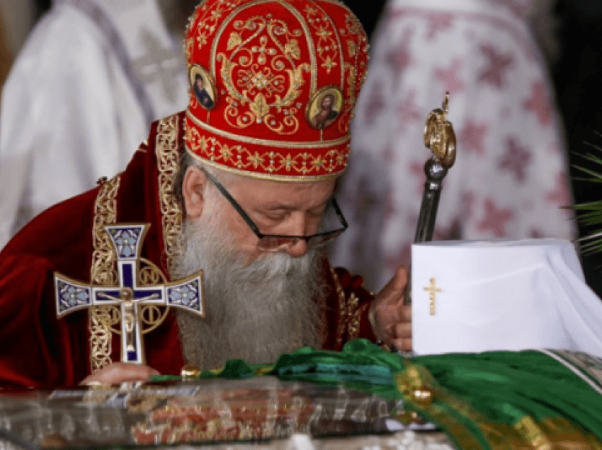 Covid-19 bën kërdi në Kishën Ortodokse, 7 peshkopë të infektuar, 4 të vdekur