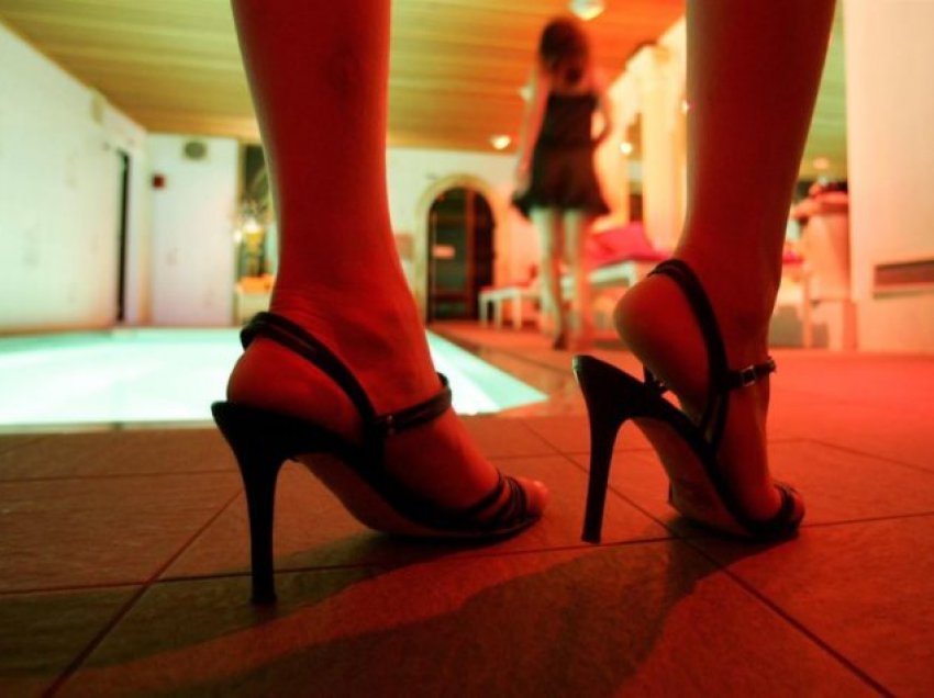 Prostitucion në Fushë Kosovë, arrestohen një burrë dhe dy gra