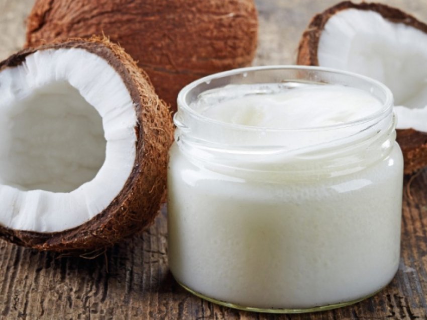 10 arsyet pse duhet të konsumoni një lugë vaj kokosi çdo ditë