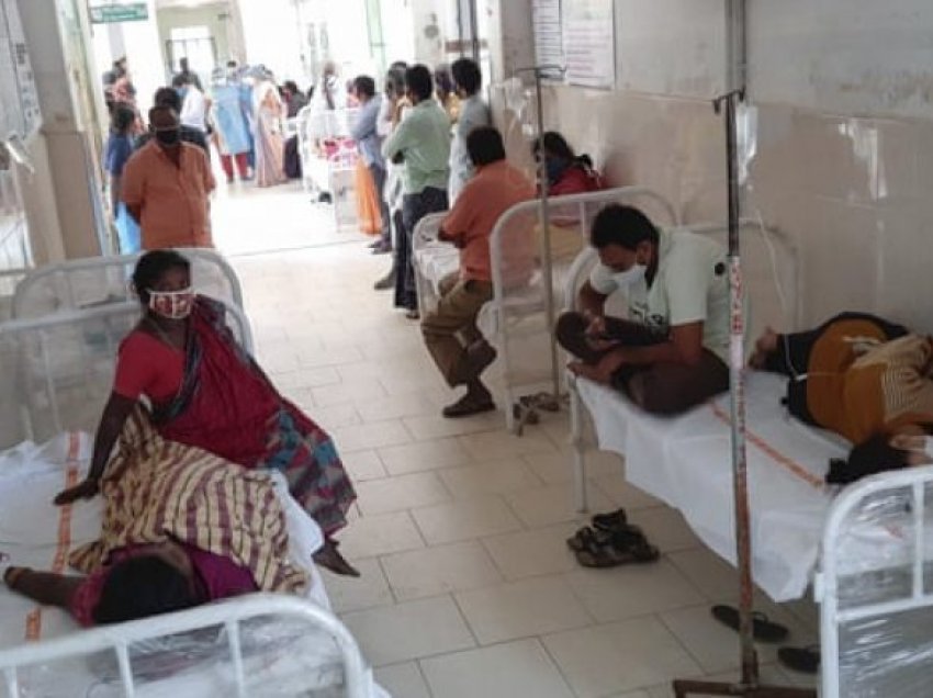 Sëmundja misterioze në Indi: Një i vdekur dhe 450 të shtruar në spital