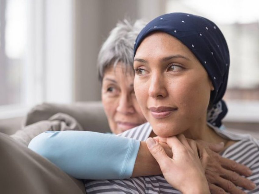 Këto janë tri llojet e kancerit më të përhapura tek femrat?