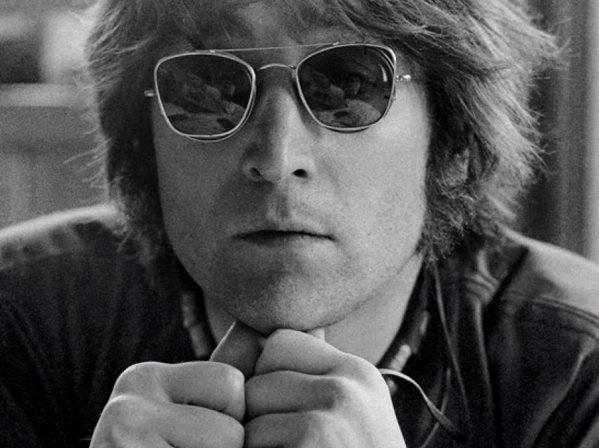 I mungon të gjithë botës! 40 vite nga vrasja e legjendës së “Beatle”, John Lennon, si fansi e vrau pas nënshkrimit të autografit