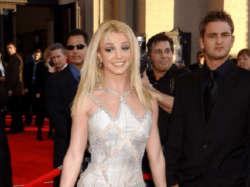 Veshjet ikonike të Britney Spears ndër vite