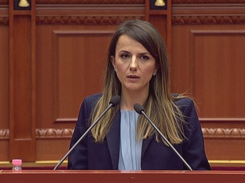 Deputetja Rudina Hajdari: Lleshaj të japë dorëheqjen