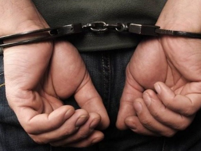 Policia serbe arreston dy qytetarë të Podujevës