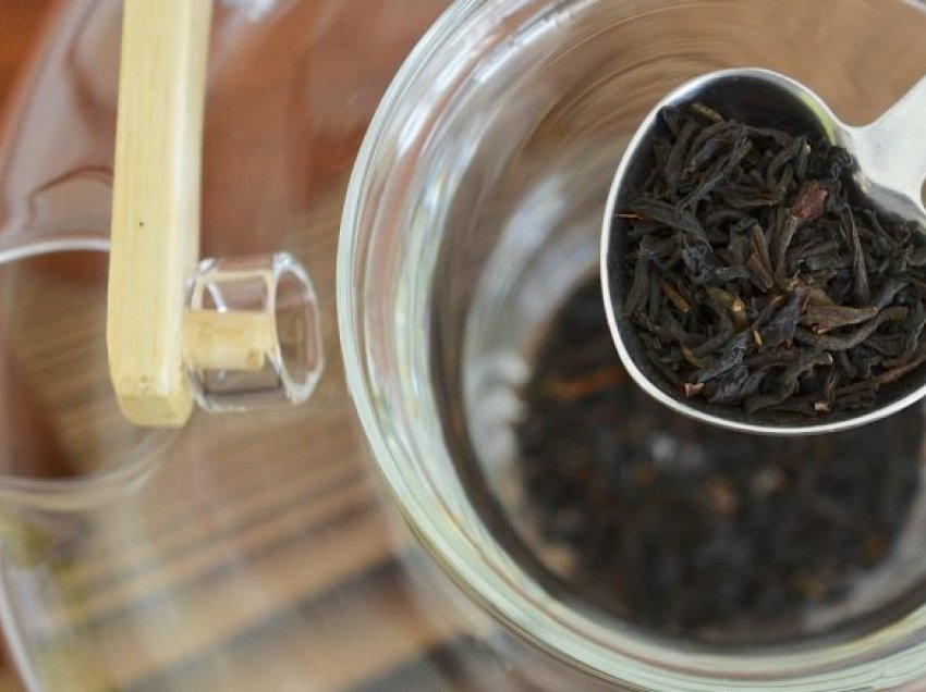 Përfitimet e çajit të zi të cilat shumica nuk i dinë: Është i mirë bile dhe për këmbët