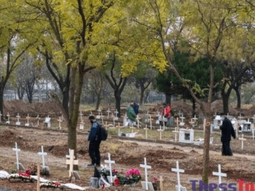 ‘Hapim gropa natën dhe varrosim ditën’/ Punonjësit e varrezave rrëfejnë tmerrin: Frika që na shoqëron