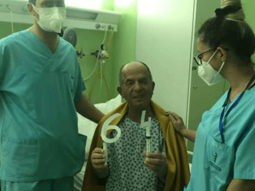 Sazan Guri feston 64-vjetorin në spital, surpriza që i bënë në mesnatë