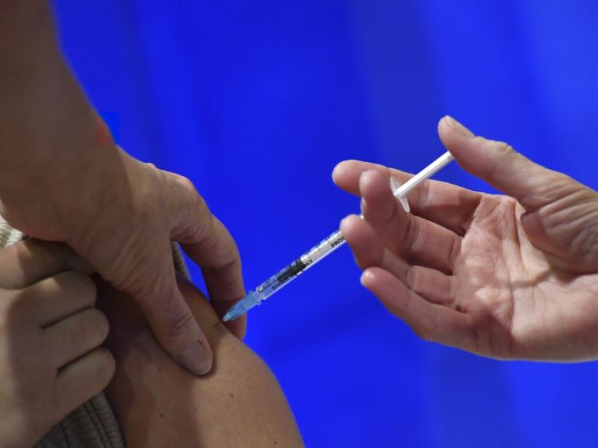 SHBA autorizon vaksinën Pfizer, i hap rrugë vaksinimit në masë